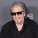 Al Pacino comemora 86º aniversário com festa dançante e bolo