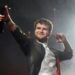 Alex Warren ‘vazou’ sua nova música ‘Fine Place To Die’ para um fã