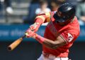 Angel Martinez credita companheiros de equipe pelo desempenho de quatro rebatidas na final da Royals Series