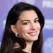 Anne Hathaway fala sobre moda e ser uma mãe menino antes da estreia de 'Devil Wears Prada 2'