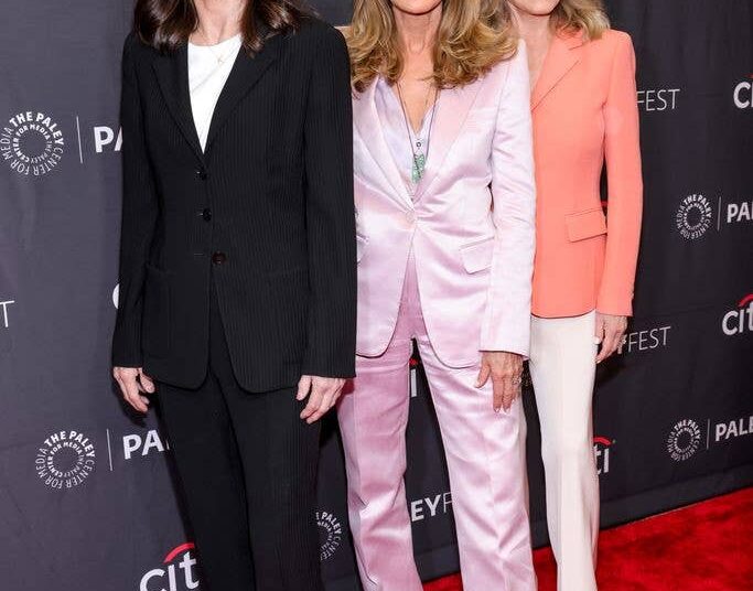 As estrelas originais dos Charlie's Angels parecem incríveis quando se reúnem para o evento do 50º aniversário