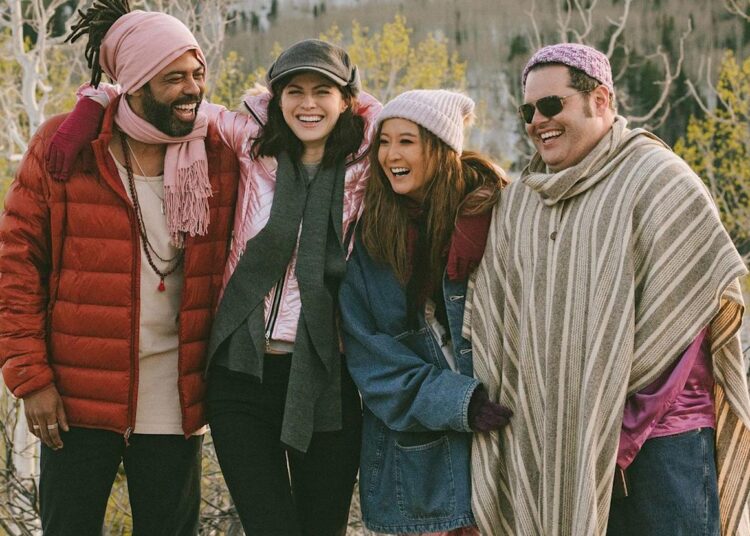 As férias duplas de Alexandra Daddario e Josh Gad dão errado no hilariante trailer de “Fim de semana de casais” (exclusivo)
