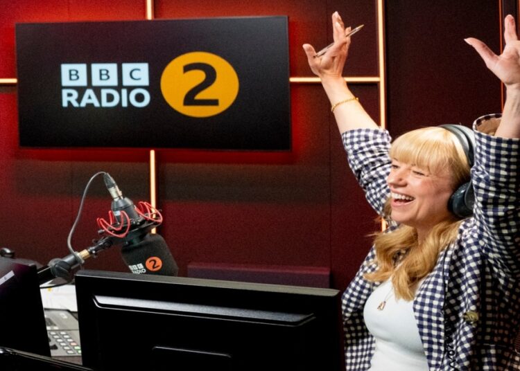 BBC Radio 2 nomeia Sara Cox como nova apresentadora do Breakfast Show | Mídia