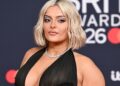 Bebe Rexha traz um toque rendado para o ousado espartilho antes do lançamento de nova música