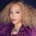 Beyoncé usa um magnífico vestido roxo para comemorar o 10º aniversário de ‘Lemonade’