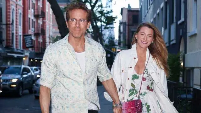 Blake Lively e Ryan Reynolds não são quem eram antes do processo - Fonte