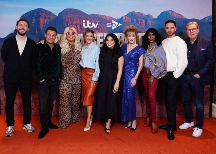 Brigas em chamas e estrelas invadindo o set: a final ao vivo mais 'louca' da história de Inside I'm A Celebrity