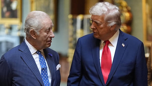 Chegada do rei Charles aos EUA ofuscada pelos recentes acontecimentos em Washington