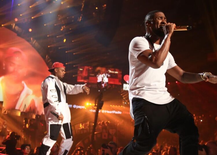 Chris Brown e Usher vão sair em turnê juntos: ‘Está na hora’