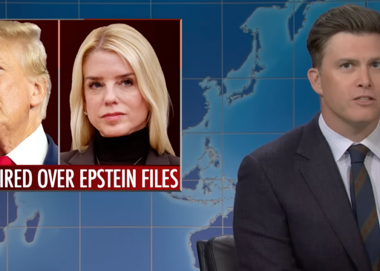 Colin Jost faz a multidão gemer na 'atualização de fim de semana' com apenas uma piada perversa de Epstein