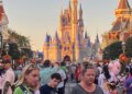 Com filmes, TV e parques temáticos, a Disney agora é um império global de entretenimento