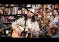 Concerto do Tiny Desk: Noah Kahan faz estreia com novas músicas antes do lançamento do álbum