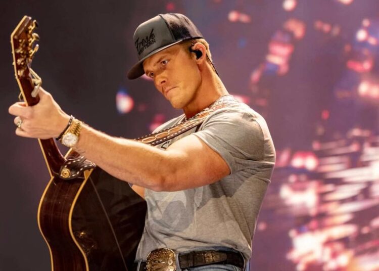 Conheça o cantor country Parker McCollum, cuja música 'Pretty Heart' ganhou disco de platina quádrupla