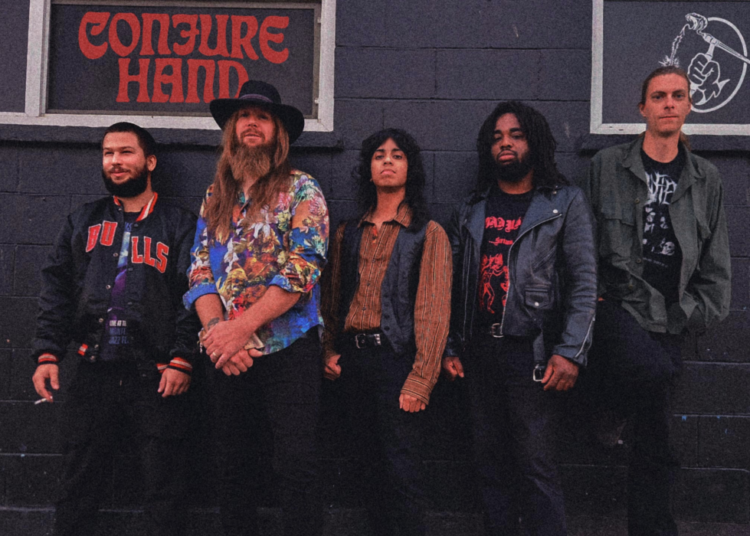 Conjure Hand explora direção funk-rock em dois novos singles