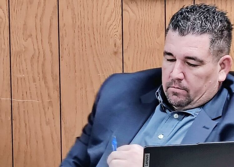Conselho de Cádiz aceita renúncia de Brandon Ludwig e aprova função interina