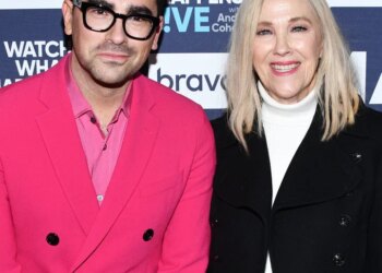 Criador de 'Schitt's Creek' chora ao lembrar de Catherine O'Hara