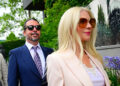 Dave Grohl e sua esposa Jordyn foram a Wimbledon, sua primeira apresentação pública juntos desde que a notícia do bebê foi divulgada