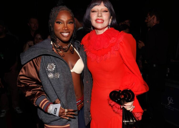 Doechii e Lady Gaga lançam música 'Devil Wears Prada 2' 'Runway'