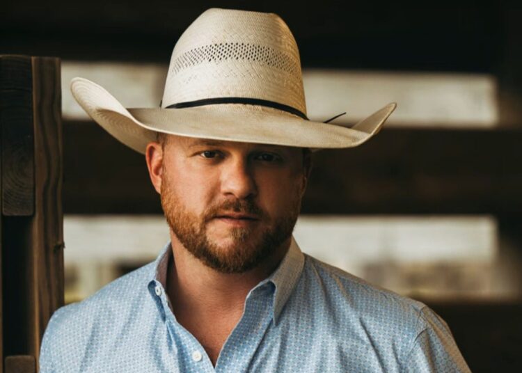 ESCUTE: Cody Johnson compartilha teaser de estúdio da nova canção de amor inédita, “I Want You”