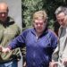Elton John conta com o apoio do marido em passeio em Hollywood – Celebrity News – Entretenimento