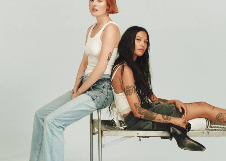 Entrevista com Icona Pop: Duo pop sueco fala sobre o novo álbum 'Ritual'