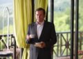 Estrela de Death In Paradise lança ‘spoiler’ de quatro palavras sobre rumores de Traidores de Celebridades