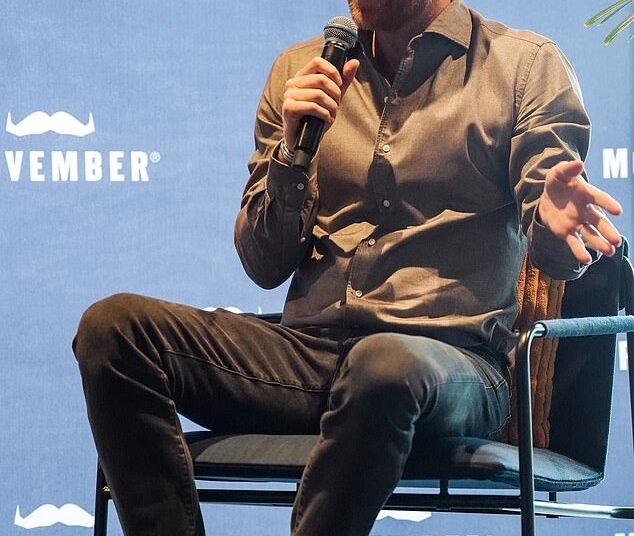 Eu tive que ‘me limpar do meu passado’ antes de ter filhos, diz Harry ao revelar a ‘desconexão’ que sentiu com o filho Archie em turnê pela Austrália