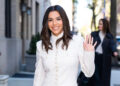Eva Longoria, 51, usa um biquíni preto na praia, desafiando as normas de idade