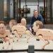 Exposição de cães robôs selvagens transforma Musk e Zuckerberg em combustível de pesadelo por um motivo perturbador