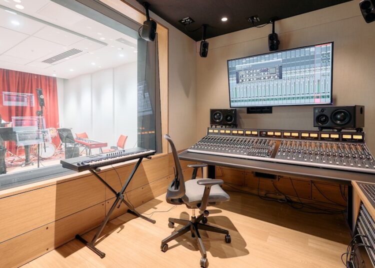 Faculdade de Música da Universidade de Oxford inaugura novos estúdios