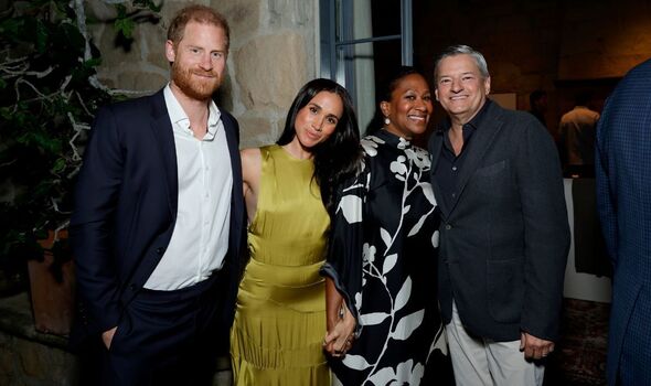 Fãs reais atacam Meghan Markle por confronto com Carey Mulligan | Real | Notícias