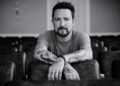 Frank Turner está ocupando “algum espaço” de novas músicas