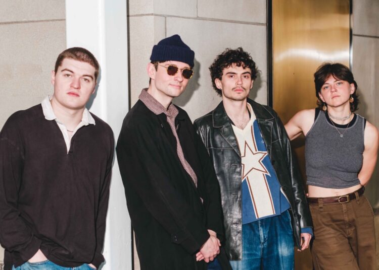 Friko lança nova música “Something Worth Waiting For”: Ouça