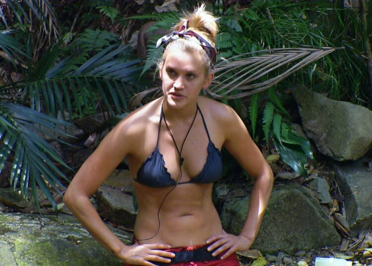 Fumegando, sou uma celebridade, Ashley Roberts disse que achava que 'ia levar uma surra'