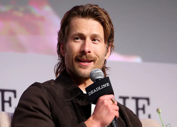 Glen Powell diz que sob suas próteses de 'Chad Powers' é uma jornada universalmente humana - Contenders TV