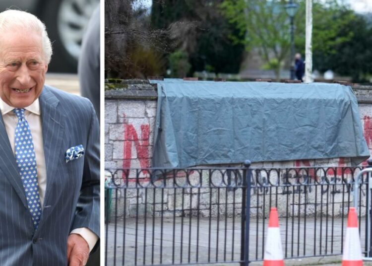 Graffiti 'Not My King' aparece na parede da catedral antes do serviço religioso | Real | Notícias