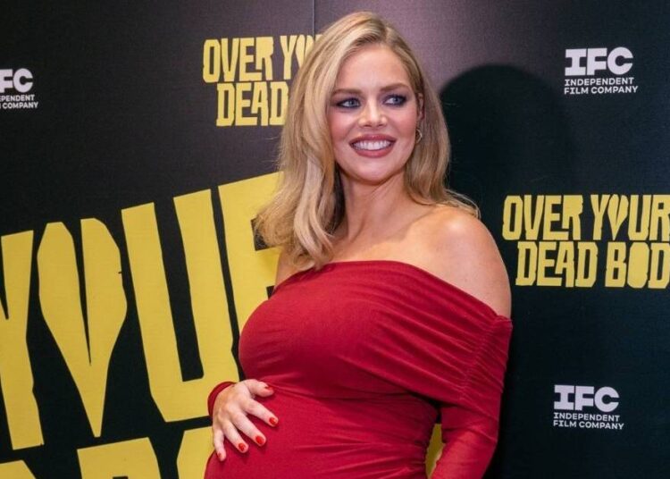 Grávida Samara tecendo derramamentos que celebridade é maternidade Fashion Inspo