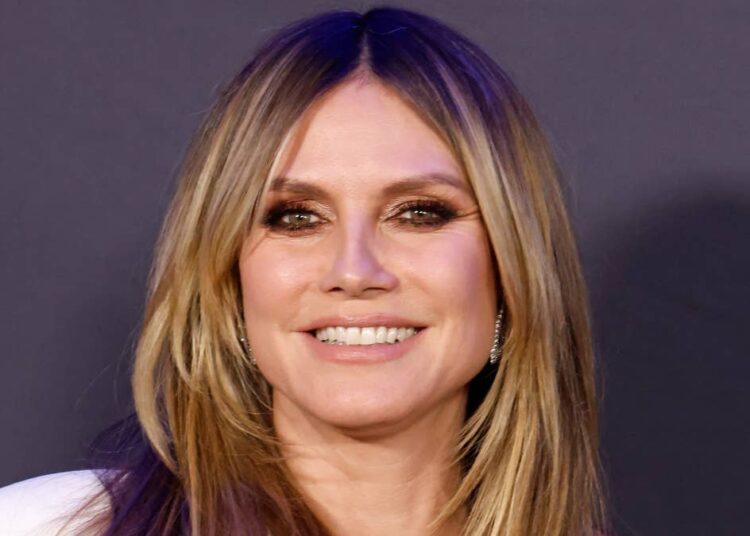 Heidi Klum surpreende com uma roupa ousada do Coachella que deixou os fãs surpresos