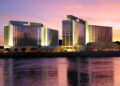 Homem fica paralisado e morre após queda no hotel-cassino Aquarius em Laughlin, diz processo