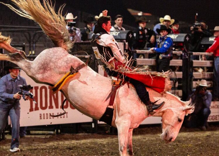 Hondo Rodeo Fest é uma extravagância country do Superdome | Entretenimento/Vida