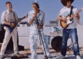 JACK&JONES SS'26 reúne música, energia e viagens em uma nova coleção ousada