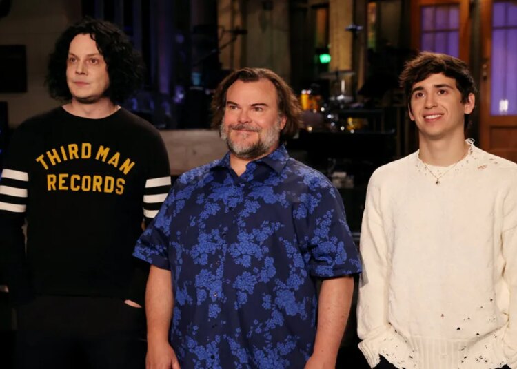 Jack White colabora com Jack Black e apresenta novas músicas no ‘SNL’