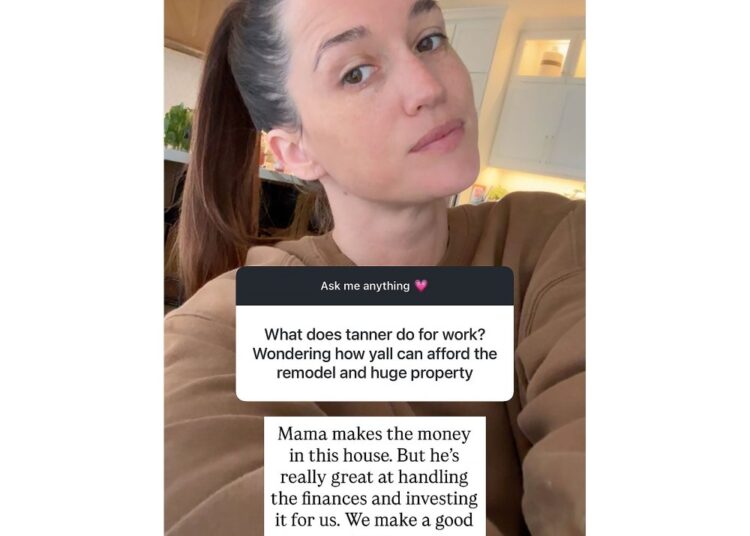 Jade de bacharelado revela papel financeiro no casamento de Tanner