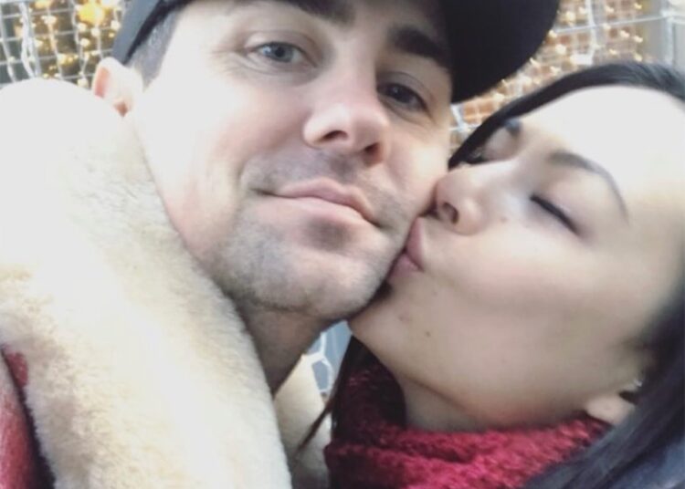 Janel Parrish e Chris Long Separam-se após 7 anos de casamento