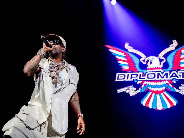 Jim Jones registra interação com o gerente do Unapologetic Lowe's
