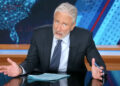 Jon Stewart critica RFK Jr. por 'abandonar' Cheryl Hines durante as filmagens do WHCD