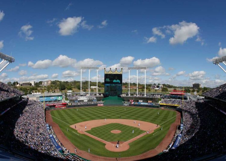 Kansas City Royals transfere o jogo de sexta para sábado devido a tempestades
