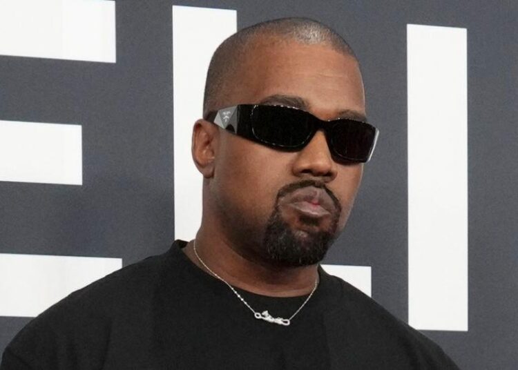 Kanye West responde à reação contra reservas em festivais de música e se oferece para conhecer a comunidade judaica