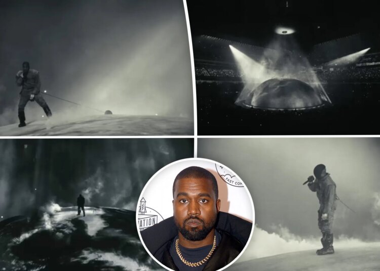 Kanye West sobe ao palco do SoFi Stadium para polêmico show em Los Angeles