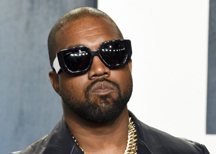 Kanye foi contratado como atração principal do festival. As marcas agora estão retirando seu patrocínio